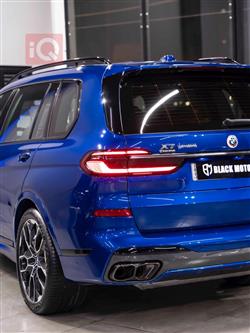 بی ئێم دەبڵیو X7